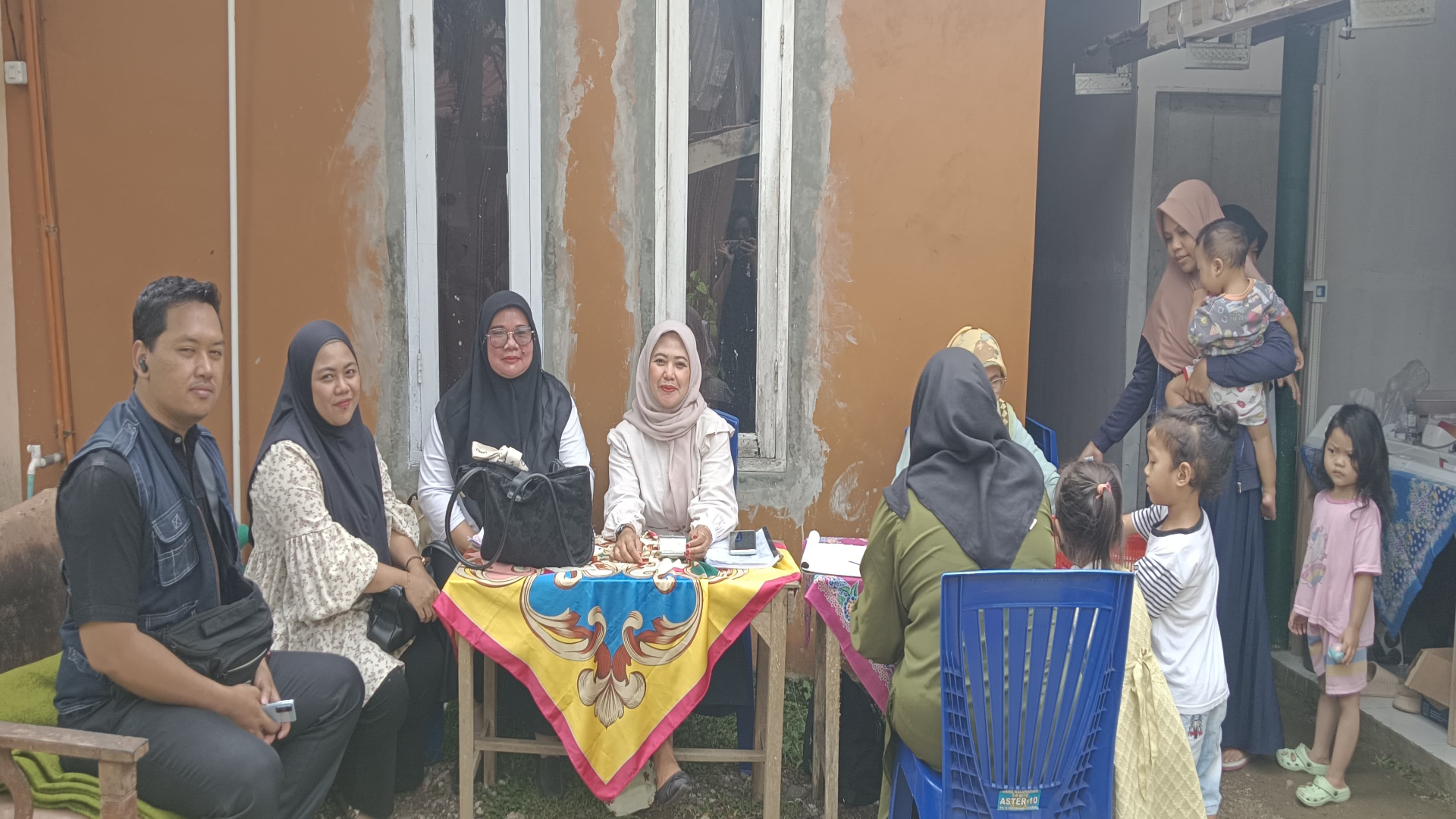 Relawan Perpustakaan Hadirkan Layanan Pembayaran PBB di Posyandu Aster 10 RW 10 Cisarua